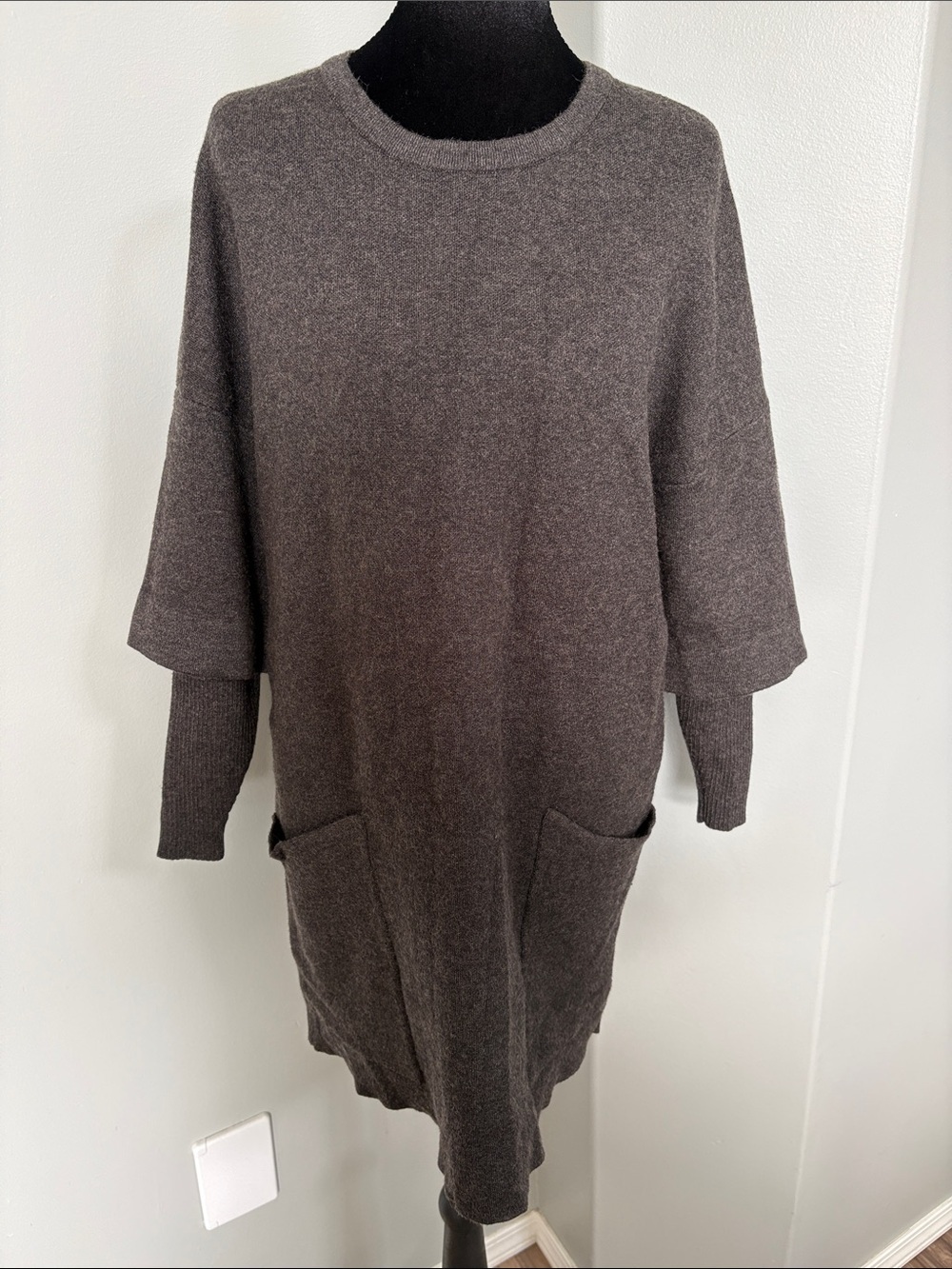 NWOT Women’s Long Sleeve Knit Dress in Dark Brown